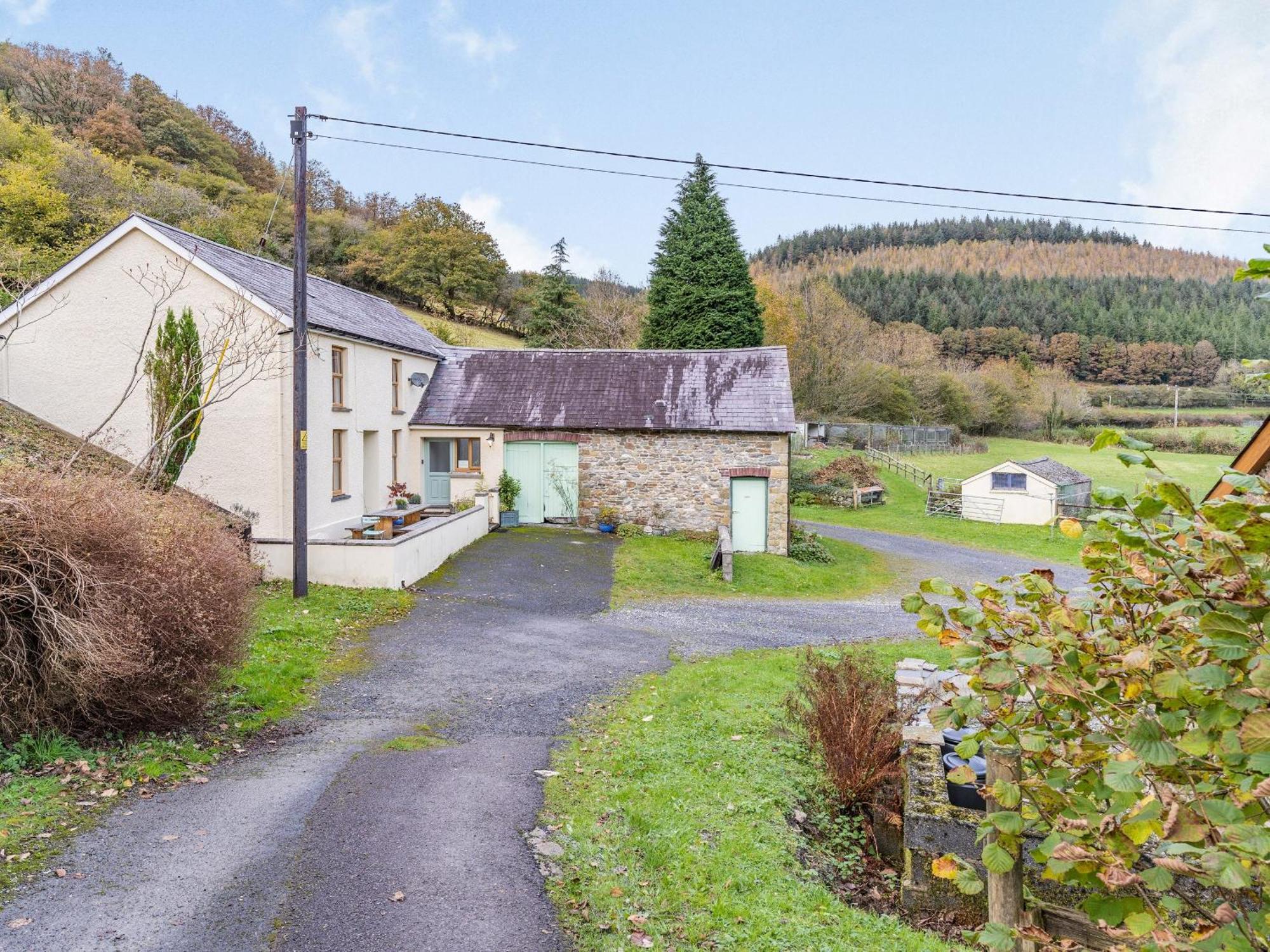 Pwll Farmhouse Llanllawdog المظهر الخارجي الصورة